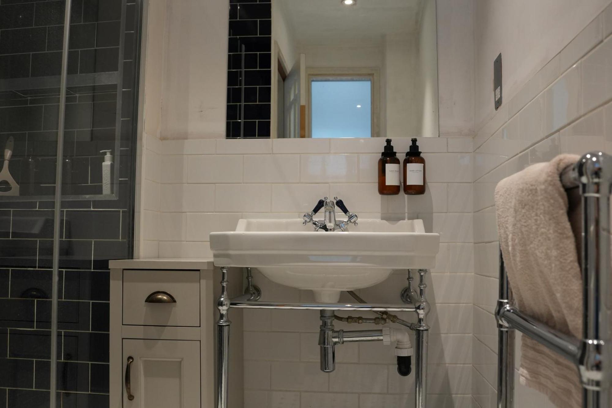Апартаменты Stylish-Brockley-Entire Place Лондон Экстерьер фото